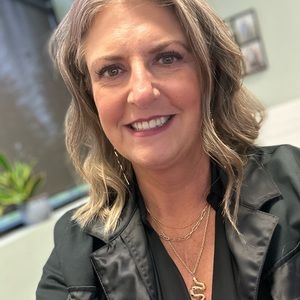 Meet your Posher, Angie